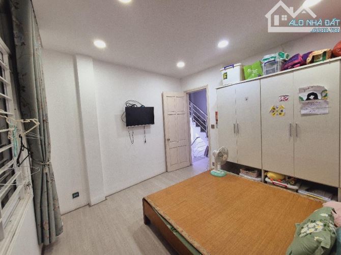 Bán nhà 2 mặt Phố Kinh Doanh căn góc 60m2 chính Chủ