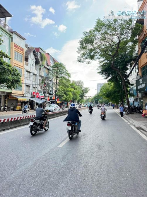 MP Lạc Long Quân 55m2 x 7T, thang máy, 2 thoáng trước sau, vỉa hè rộng, Giá 24 tỷ - 2