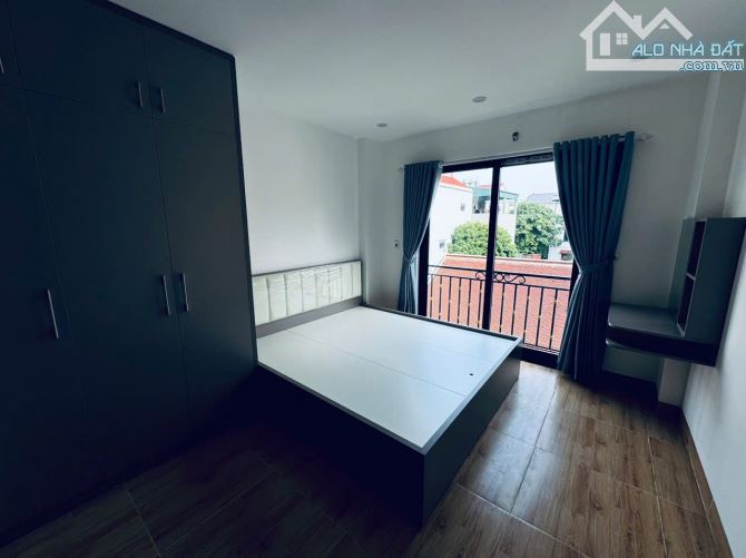 Nhà 8 phòng khép kín ngõ thông cách 400m ra mặt đường QL 32, gần chợ , hiệu thuốc - 3