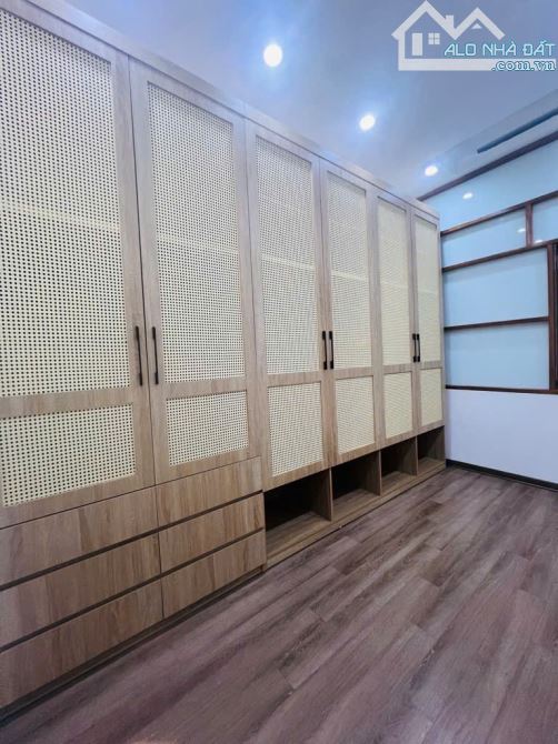 NGHĨA ĐÔ CẦU GIẤY – NHÀ ĐẸP SẴN Ở - NGÕ TO NHƯ PHỐ Ô TÔ TRÁNH – 50M2 X 5 TẦNG GIÁ TỐT - 3