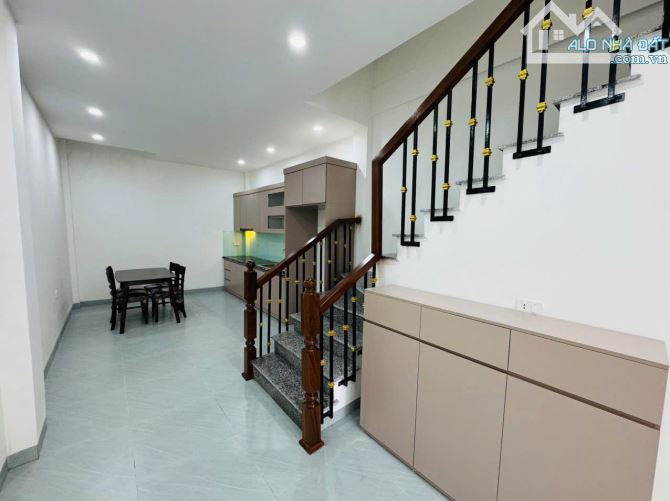 Nhà 8 phòng khép kín ngõ thông cách 400m ra mặt đường QL 32, gần chợ , hiệu thuốc - 4