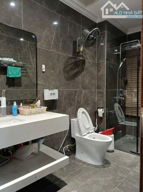 Bán nhà đẹp phố sầm uất Trần Thành Ngọ Kiến An dt 80m - mt 4 m - 6 tầng thang máy - 5