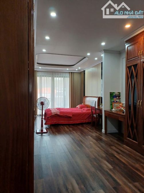 Bán nhà đẹp phố sầm uất Trần Thành Ngọ Kiến An dt 80m - mt 4 m - 6 tầng thang máy - 6