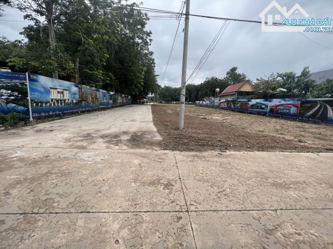 Đất Nền Thổ Cư 335m2 Giá chỉ 1 tỷ 6 Sổ Sẵn lô gốc 2 mặt tiền đường 6m, TT Lai Uyên