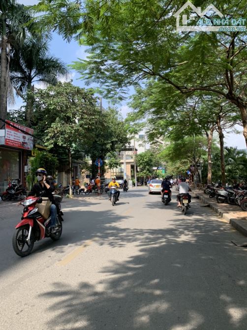 PHỐ NGUYỄN KHANG  48M2  MT5  11.3 TỶ , THANG MÁY, OTO, KINH DOANH