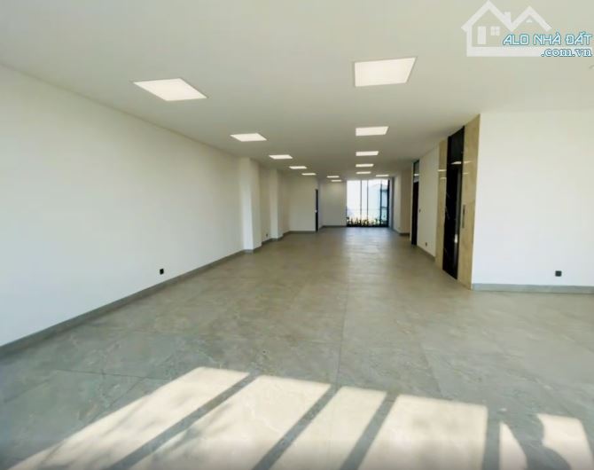 Cho thuê tầng 1, 2 trong toà nhà, tổng 280 m2 – 50 tr. LH: OFFICE DANANG