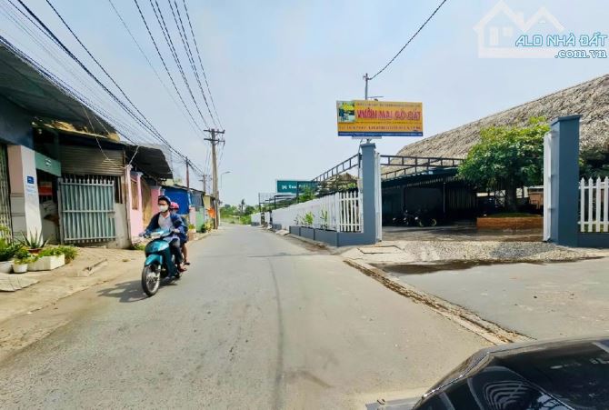 ĐẤT MẶT TIỀN , 140M2 ,NGANG 14M ,GẦN VÒNG XOAY NGUYỄN DUY TRINH, PHÚ Hữu, Q9
