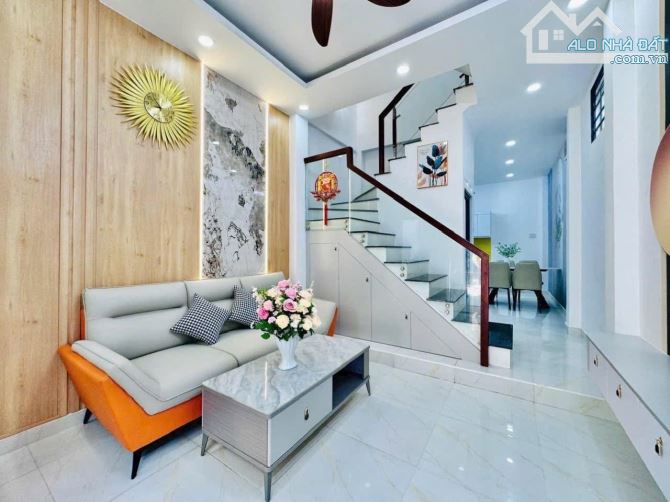 Bán nhà đẹp khu cư xá Bắc Hải, quận 10. DT: 38m2/ 2tỷ290/ Sang tên công chứng liền