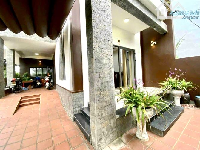 GIÁ SỤP HẦM CĂN NHÀ LÔ GÓC MT ĐƯỜNG MẠC ĐĂNG DOANH- 182M2- 3 TẦNG- TRUNG TÂM HÒA XUÂN.