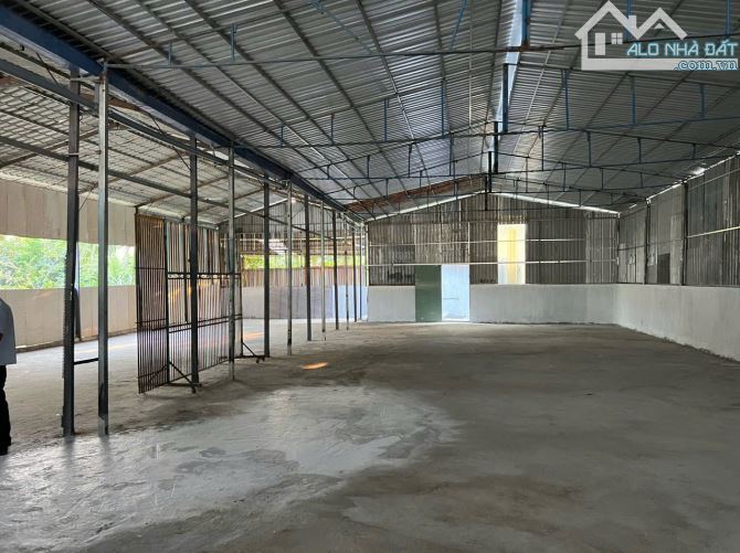 Kho xưởng 400m² gần bệnh viện Nhi Đồng, P. Long Tuyền