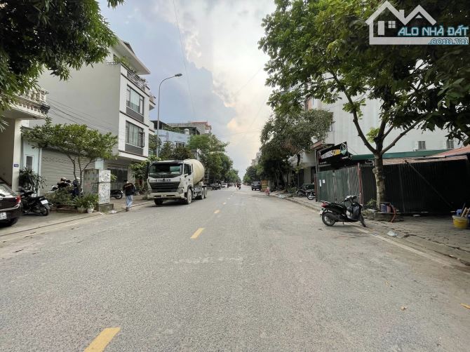 Đất, Phú Diễn Không Quy Hoạch, Xây Toàn Văn Phòng & Ở, 205m2, MT 6.5m, Đường 12m 41.5 tỷ - 1