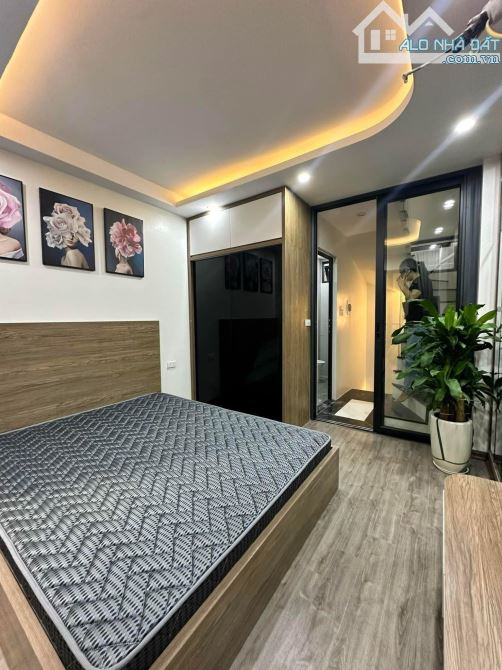 Chốt ngay! Bán nhà Nguyễn Công Trứ, 22m2, 6 tầng mới đẹp, mặt tiền 3.3m, 5.3 tỉ,ngõ thoáng - 1