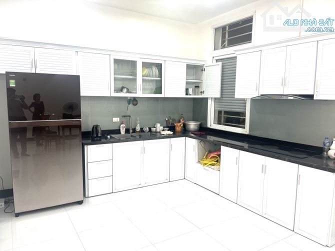 BIỆT THỰ PALM GARDEN 160M2, 3 TẦNG, THIẾT KẾ ĐẸP, GẦN KĐT VIỆT HƯNG VÀ VINHOMES RIVERSIDE - 1