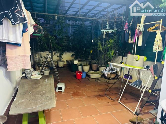 Bán nhà phố Hào Nam, ba gác đỗ cửa, ô chờ thang máy, 50m2, mặt 4,2m, chào 9 tỷ 7 - 2