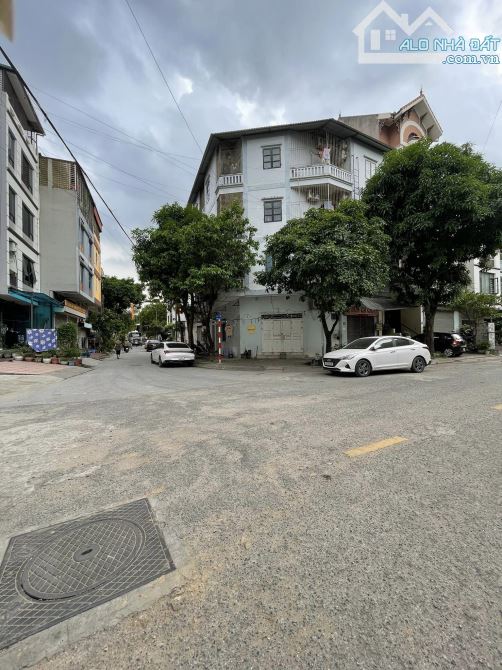 Đất, Phú Diễn Không Quy Hoạch, Xây Toàn Văn Phòng & Ở, 205m2, MT 6.5m, Đường 12m 41.5 tỷ - 2