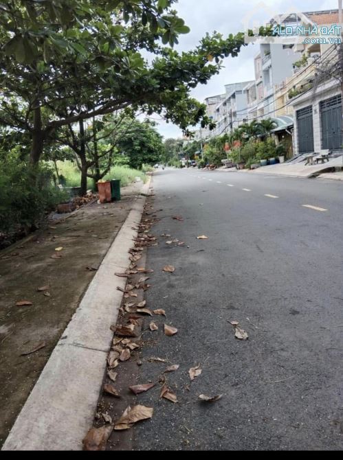 Cần bán gấp lô đất 100m2 - Giá 1tỷ710tr ngay An Phú Đông - Quận 12. - 2