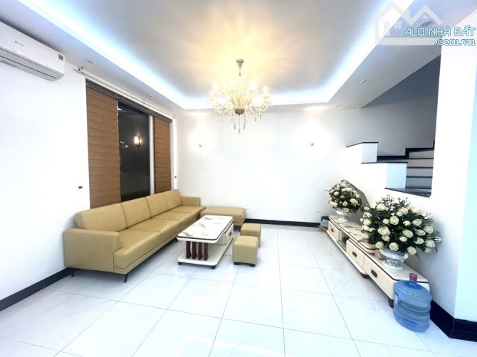 BIỆT THỰ PALM GARDEN 160M2, 3 TẦNG, THIẾT KẾ ĐẸP, GẦN KĐT VIỆT HƯNG VÀ VINHOMES RIVERSIDE - 2