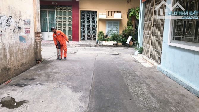 VÒNG XOAY NGUYỄN TRÃI - CỐNG QUỲNH QUẬN 1 - XE HƠI VÀO NHÀ - 84M2 - 18,5 TỶ - 2
