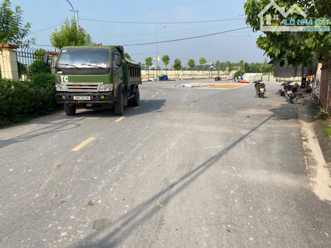 BÁN 55m  ĐẤT NGUYÊN KHÊ - SÁT CAO TỐC - NGÕ THÔNG - Ô TÔ VÀO ĐẤT. GIÁ ĐẦU TƯ - 3