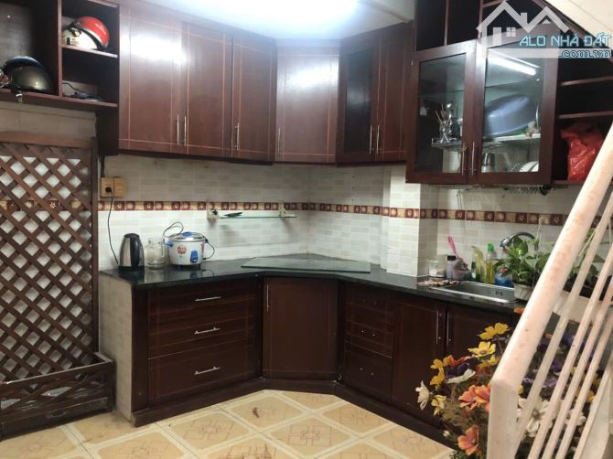 VÒNG XOAY NGUYỄN TRÃI - CỐNG QUỲNH QUẬN 1 - XE HƠI VÀO NHÀ - 84M2 - 18,5 TỶ - 3