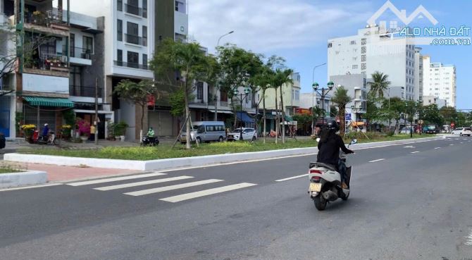 Cho thuê 3 tầng trống suốt mặt tiền đường Hồ Xuân Hương, sầm uất, có thang máy, hầm để xe - 4