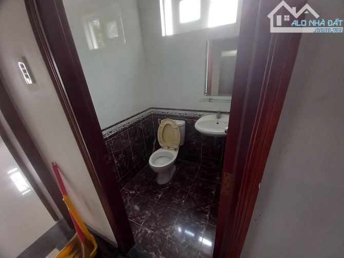 Phòng trọ 30 m2 có Ban công và Cửa sổ rất lớn - 4