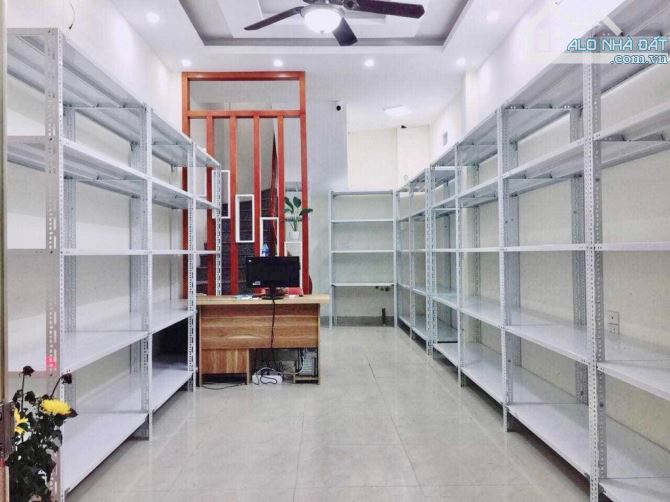 Bán nhà riêng phố Lĩnh Nam 30m2x5T MT3,6m giá chỉ 6,55 tỷ dòng tiền ổn định 30 triệu/tháng - 5