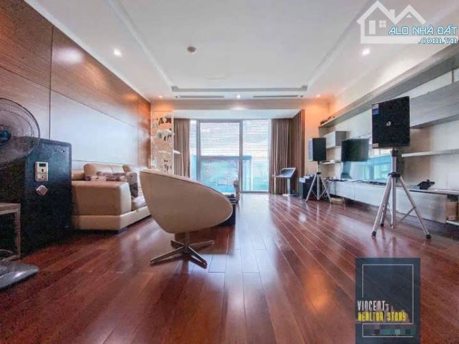 Cho Thuê Căn Hộ Vincom Đồng Khởi , 3PN , 2WC , 160m2 , Full Nội Thất  Giá : 70 triệu / th - 7