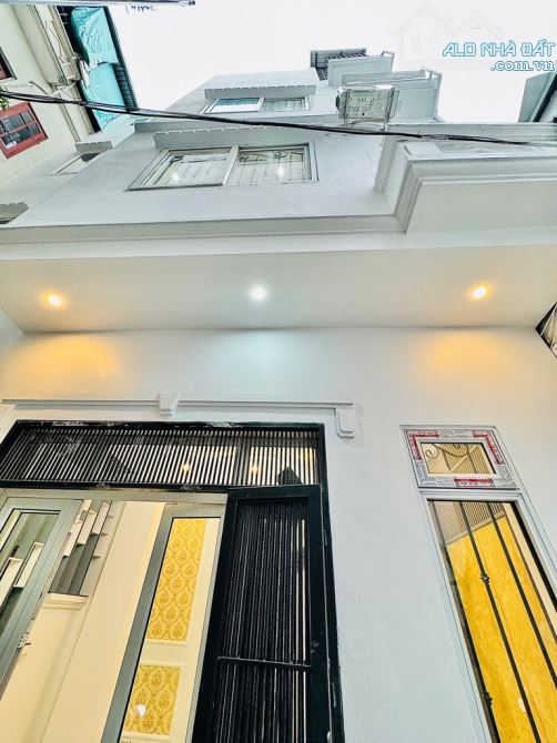 Bán nhà Lĩnh Nam 30mx4T MT6,5m giá chỉ 4,75tỷ full nội thất nhà đẹp ở luôn chỉ cách ô tô 1 - 8