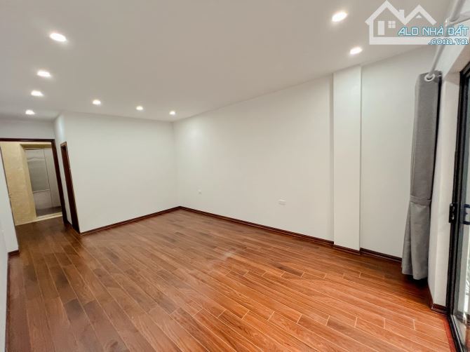 Bán nhà Hoàng Văn Thái, ô tô vào, 8 tầng, thang máy, 40m2, 14.8 tỷ - 9