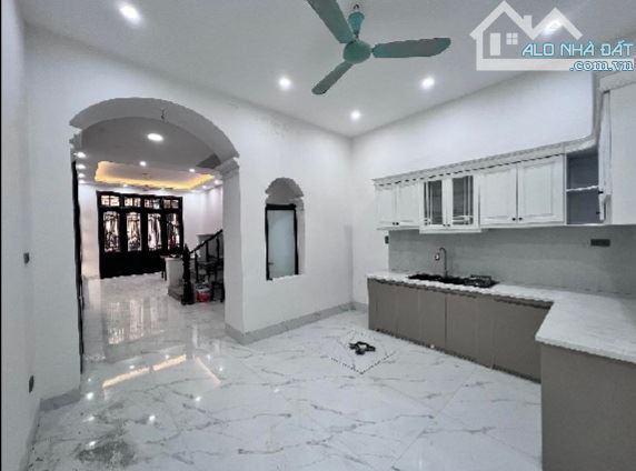 Nhà 4T *Dịch Vụ Khu D Yên Nghĩa,Hà Đông*gần Trường,Sát chợ,ô tô đỗ ngày đêm.