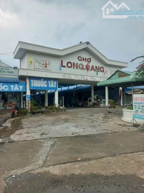 CHỦ GỬI BÁN LÔ ĐẤT 130M2 GIÁ 1 TỶ 210 TRIỆU GẦN CHỢ LONG CAN GỌI NGAY CHO EM XEM ĐẤT