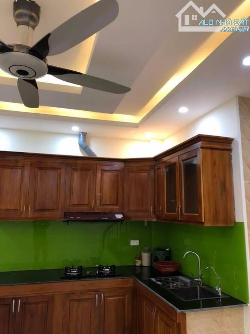 Cho thuê liền kề Văn Phú Hà Đông, dt 80m x 4T, mt 4,5m ô tô đỗ cửa giá 18 triệu