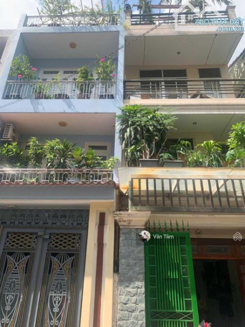 Gần Siêu Thị E-mart ! Bán Nhà Khu đồng bộ & đường nhựa 8 mét gần MT Phan Văn Trị (4x14m)
