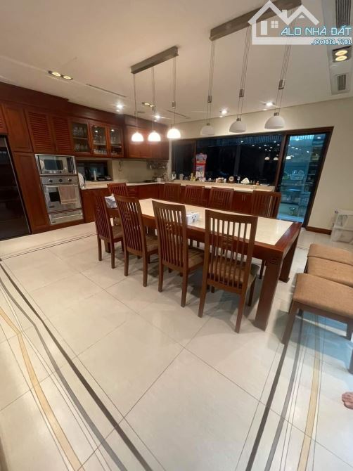 Bán nhà mặt phố Cửa Đông Hoàn Kiếm Dt 90m2 6 tầng mt 3m7 Giá 55 tỷ lh Huyền 7X