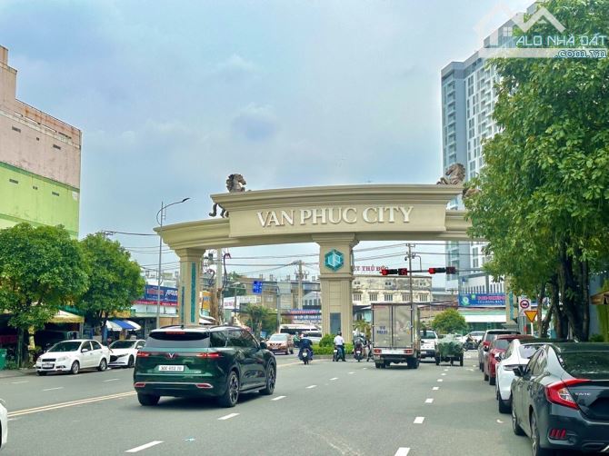 CHỦ GẤP BÁN NHÀ SÁT BÊN VẠN PHÚC CITY HXH VÔ NHÀ