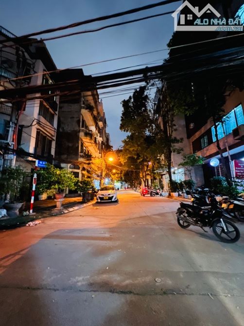 BÁN NHÀ PHẠM NGỌC THẠCH, 7 TẦNG + TUM, THANG MÁY, ÔTÔ ĐỖ CỬA, VỈA HÈ RỘNG. 15.3 TỶ