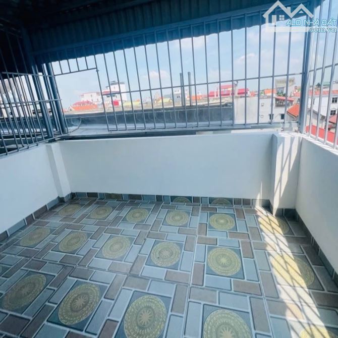 Bán nhà tại Di Trạch 5 tầng, ô tô đỗ cửa, đường rộng, sát khu đô thi Hinode chỉ 4 tỷ 8 - 10