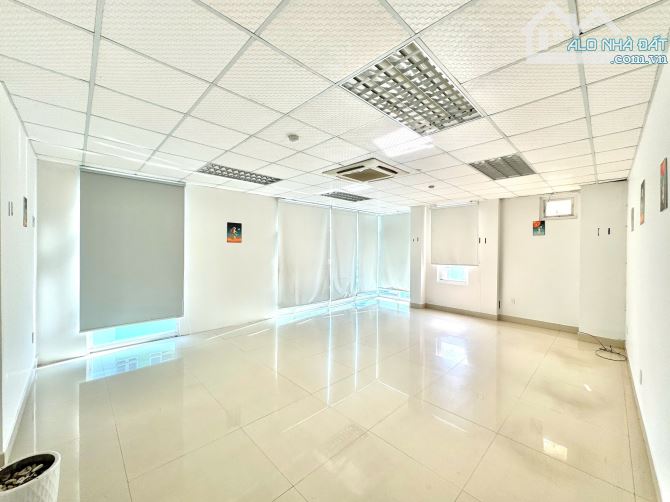 Cho thuê văn phòng 43 m2 – 8 tr đã VAT. Sẵn rèm cửa. LH: OFFICE DANANG - 1