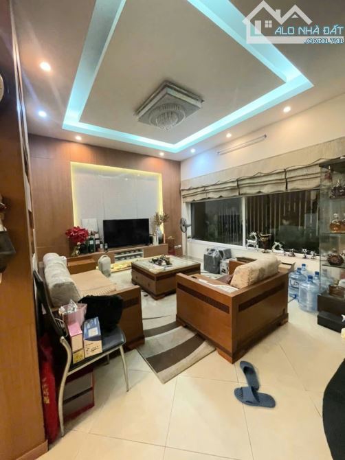 Cực hiếm Bán nhà phân lô Gara ô tô phố Giảng Võ, Đống Đa, diện tích 76m2, 5 tầng, mt 7.6m - 1