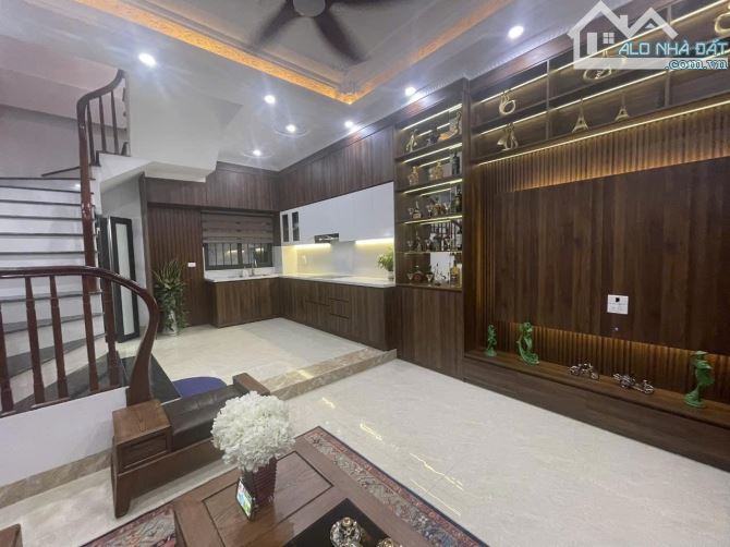 Bán nhà Phạm Văn Đồng, 100m2, phân lô, ô tô, kinh doanh, nội thất chủ tặng,  nhỉnh 11tỷ. - 1