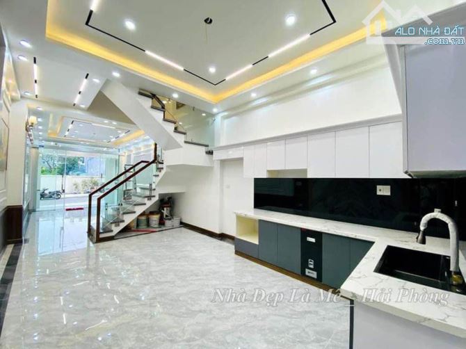 Nhà đẹp xây mới khu phân lô Sao Sáng - Ngô Gia Tự. DT 66m2 x4T - 1