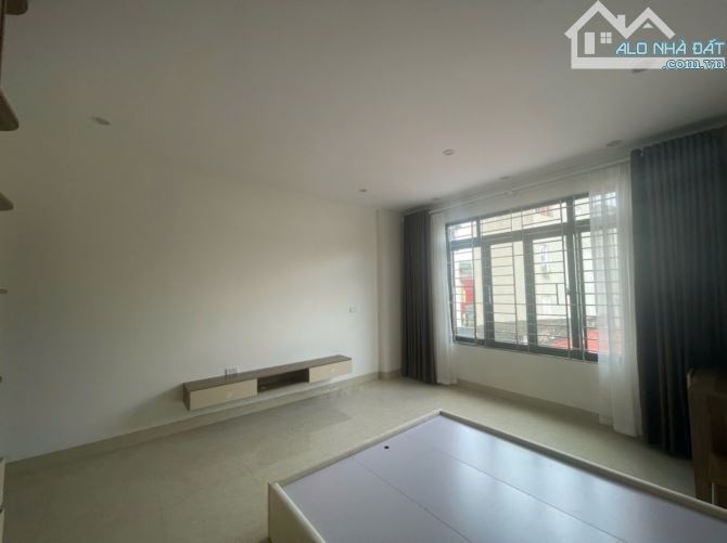 Bán nhà phố Tân Mai, 30m² 5 tầng, giá 3,2 tỷ. - 1