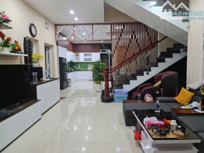 BÁN NHÀ PHƯỜNG CHÁNH NGHĨA. THỦ DẦU MỘT . BD. DT: 270M2. GIÁ 29,5 TỶ - 1