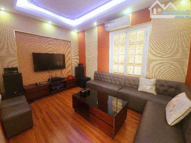 Bán Biệt Thự Cầu Giấy, Lô Góc, 02 Ô tô tránh nhau, 162m2, 05 tầng, mặt tiền 20m, Chỉ 41 tỷ - 18