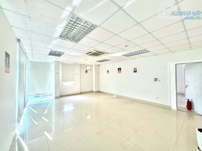 Cho thuê văn phòng 43 m2 – 8 tr đã VAT. Sẵn rèm cửa. LH: OFFICE DANANG - 2