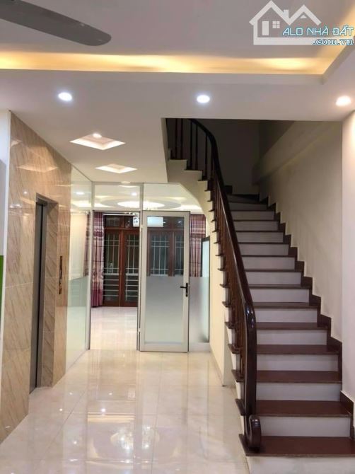 Cho thuê liền kề Văn Phú Hà Đông, dt 80m x 4T, mt 4,5m ô tô đỗ cửa giá 18 triệu - 2