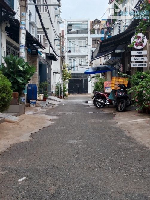 NHÀ đẹp, 1T2LST 4,5x16m, công nhận 72m2. Hẻm Bùi Đình Túy 8m, xe hơi ngủ trong nhà - 2