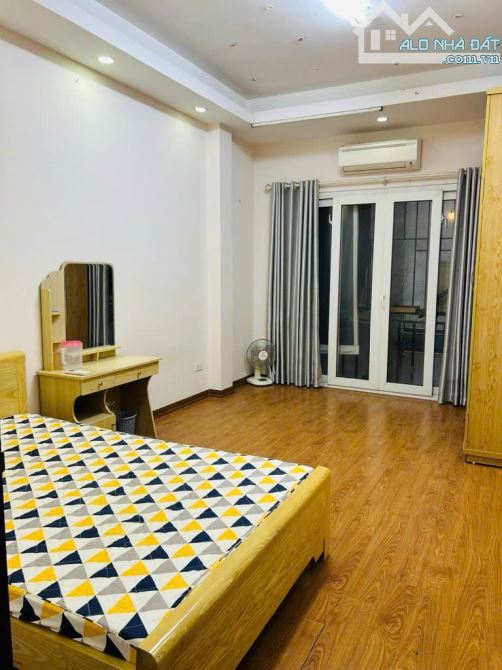 TRUNG TÂM CẦU GIẤY - NHÀ ĐẸP Ở NGAY – GẦN PHỐ - AN NINH TỐT - 33M2, 5 TẦNG, GIÁ TỐT - 2