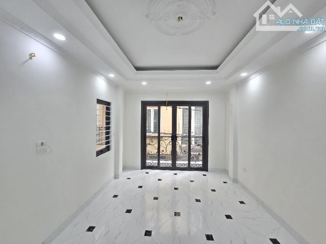 NHÀ 5 TẦNG LÔ GÓC CỰC KỲ THOÁNG SÁNG TẠI ĐẠI ĐỒNG- NGUYỄN KHOÁI - 2